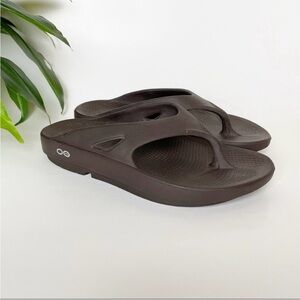 Oofos Original Mocha thong sandal